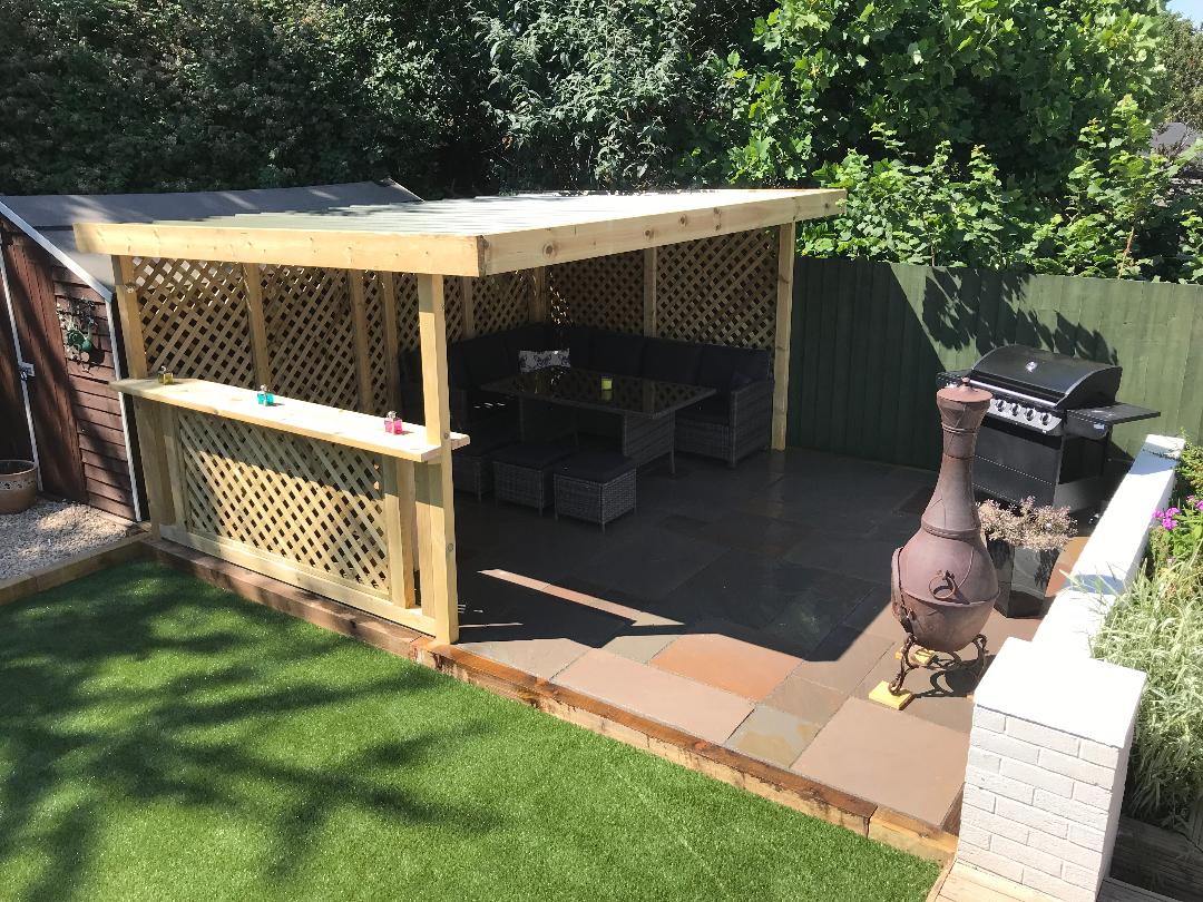 Our versatile garden structures can be used as hot tub surrounds, bar areas, seating areas or even car ports. The choice of finish is up to you. Trellis or solid wall options are available.